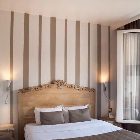 De Venise מלון 2*