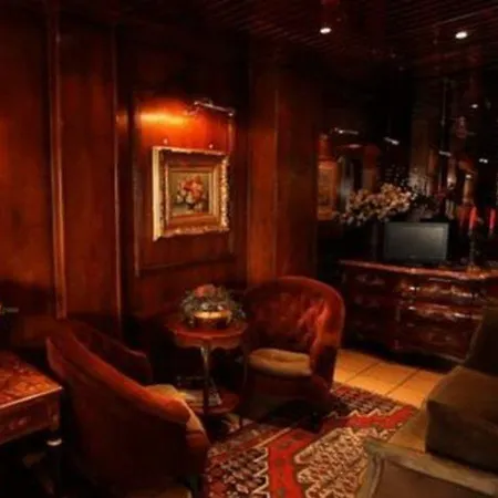 فندق دو فينيس باريس