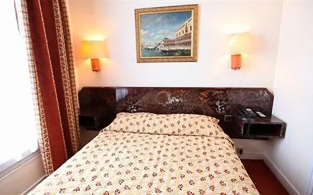 Отель De Venise 2*