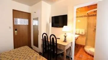 מלון De Venise 2*