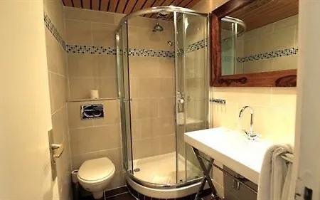 מלון De Venise 2*